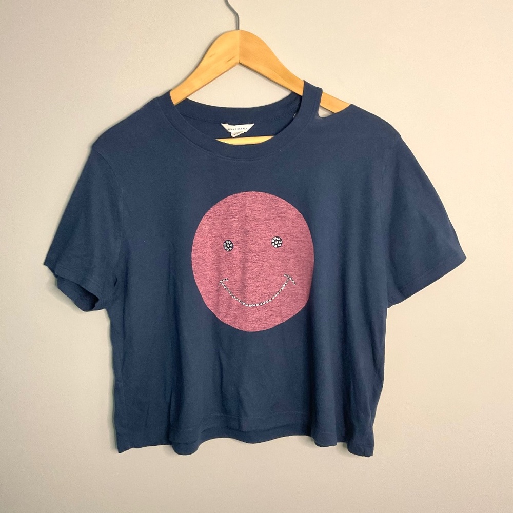 Aeropostale Smiley Face Distressed T-Shirt Large